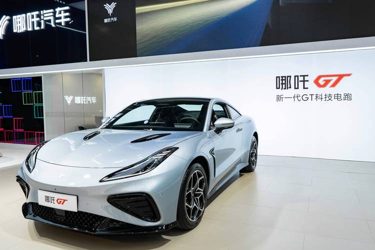 重庆开州区风海信企业管理咨询哪吒汽车在智能汽车领域的表现，领途汽车在新能源汽车市场中的影响力